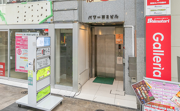 ビルの入口
